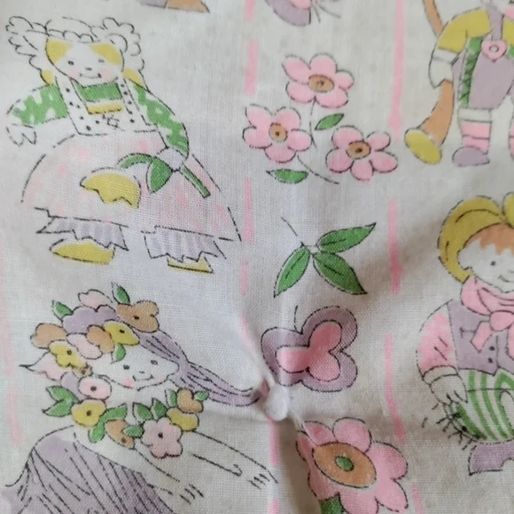 Vintage handmade child's quilt and matching pillow pink and print - Picture 9 of 12